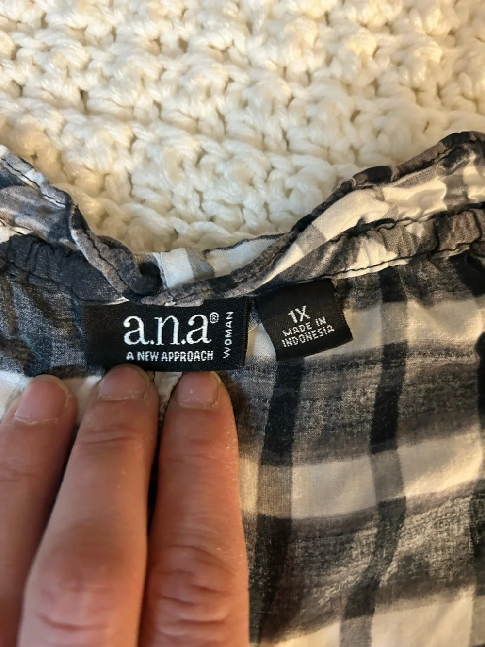 a.n.a Black and White Plaid Ruffled Hem Sleeveless Camisole